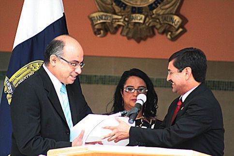 Franciso Javier Domínguez Garay entrega su informe. Franciso Javier Domínguez Garay entrega su informe.