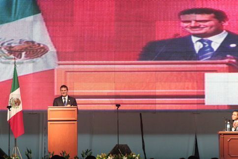 El informe de labores. El informe de labores.