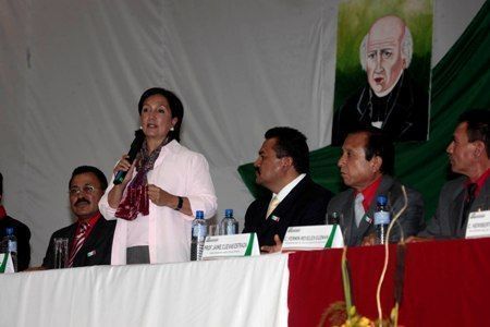 La gobernadora da un mensaje a la población. La gobernadora da un mensaje a la población.