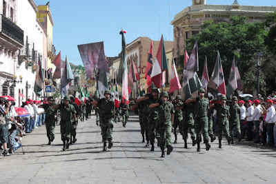Los soldados durante su participación en el desfile. Los soldados durante su participación en el desfile.