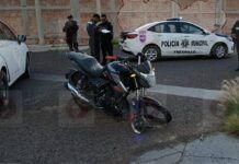 Choca motociclista adolescente al jugar carreritas en Fresnillo