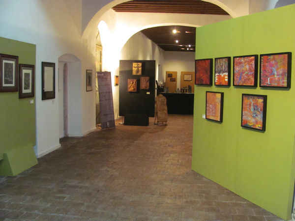 Una exposición es colectiva y la otra de cerámica Una exposición es colectiva y la otra de cerámica