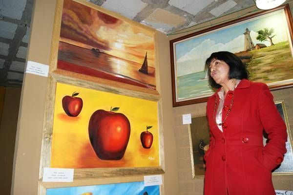 Invitan a los artistas a montar una exposición invidual