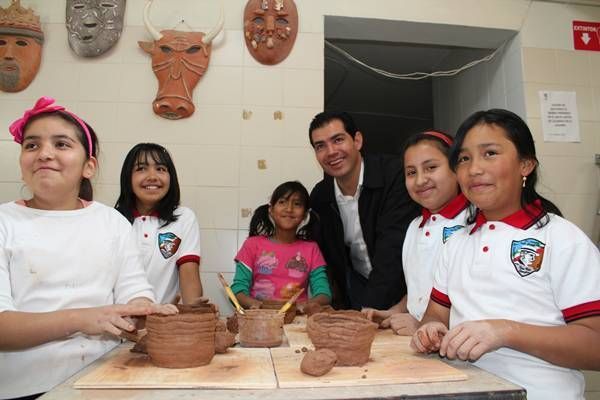 El alcalde Rafael Flores convivió con los alumnos