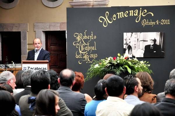 homenaje-roberto-cabral-1