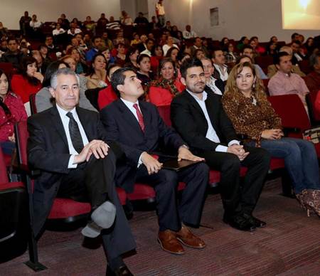 aaron-delgadillo-conferencia