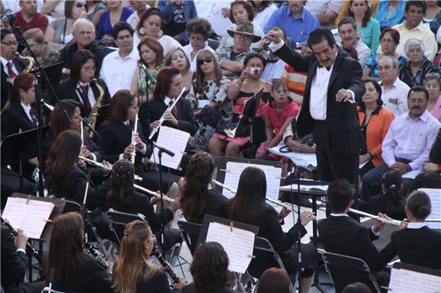 Salvador García cumple 50 años en la banda. Salvador García cumple 50 años en la banda.