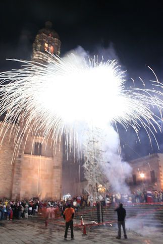 El festejo termina con pirotecnia. El festejo termina con pirotecnia.