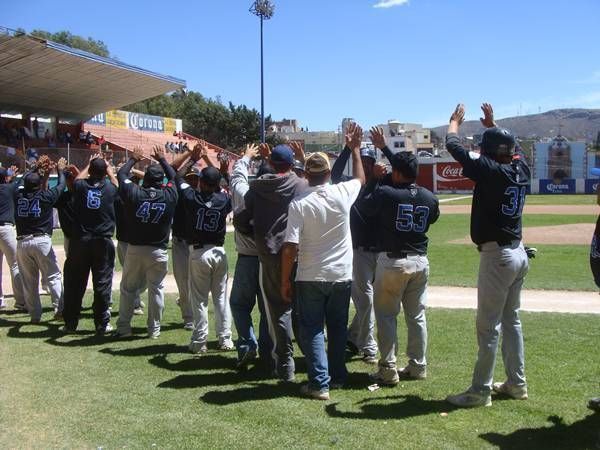 beisbol-festejo-final