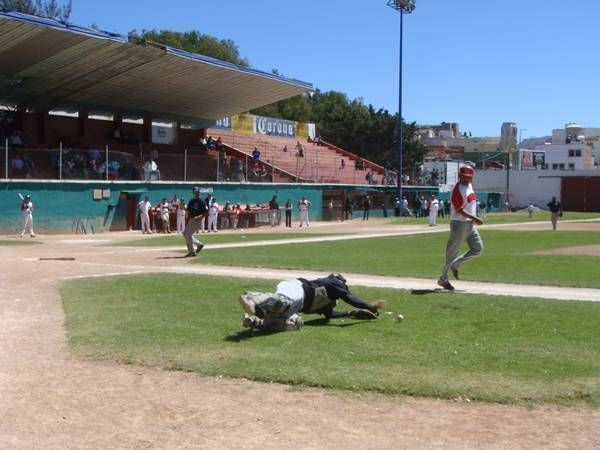 beisbol-jugada-catcher