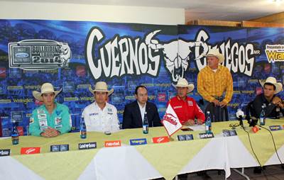 cuernos chuecos confe2