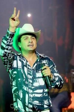julion-alvarez-2