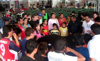Universitarios imparten los talleres. Universitarios imparten los talleres.