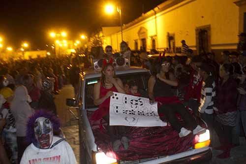 desfile-muertos-guadalupe