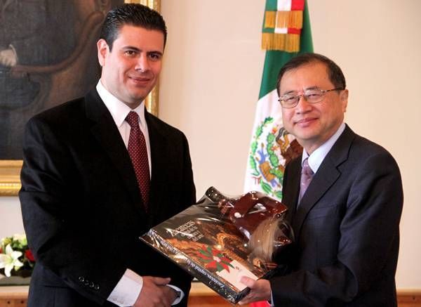 visita-embajador-japon3