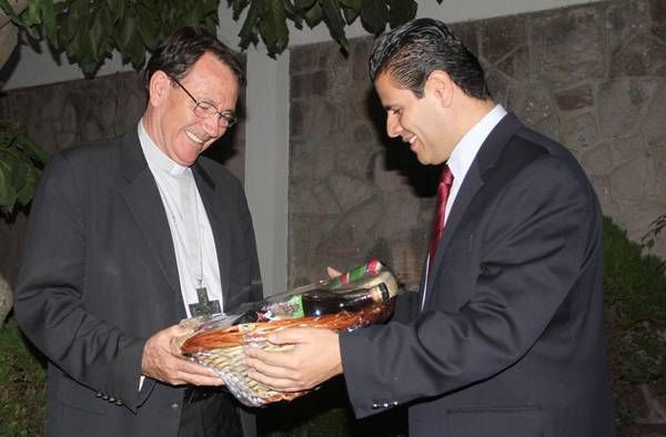 reunion-gobernador-obispo2