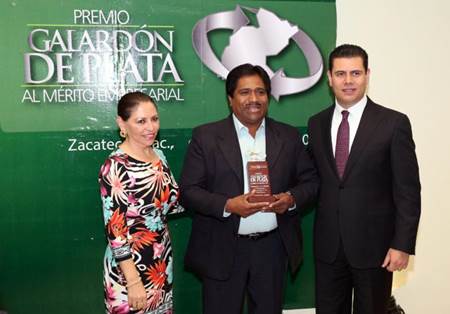 galardon-merito-empresarial-1