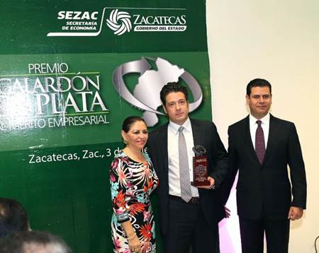 galardon-merito-empresarial-5