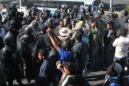 manifestacion-represion-policiaca-san-marquenos