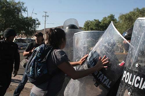 manifestacion-represion-policiaca-san-marquenos6