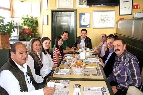 desayuno-alonoso-karam-aristoteles desayuno-alonoso-karam-aristoteles
