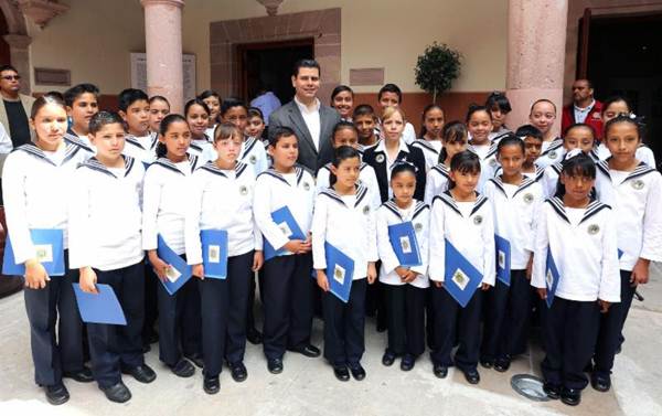 alonso-estudiantes alonso-estudiantes