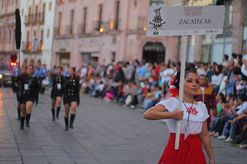 desfile-escoltas-zacatecas