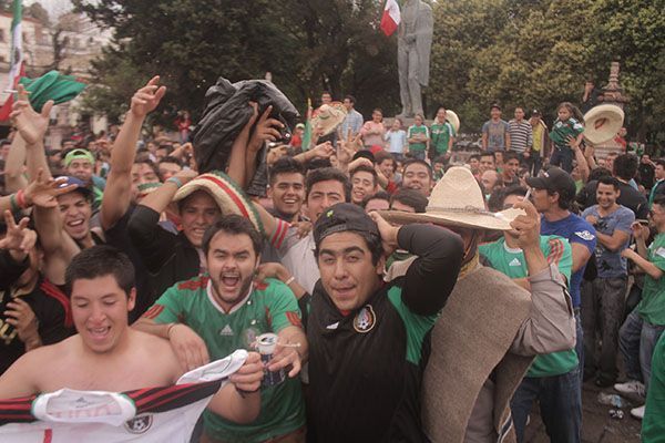celebracion-partido-mexico-13