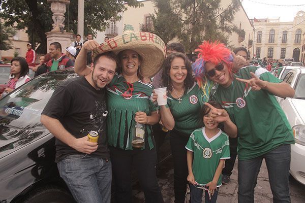 celebracion-partido-mexico-23