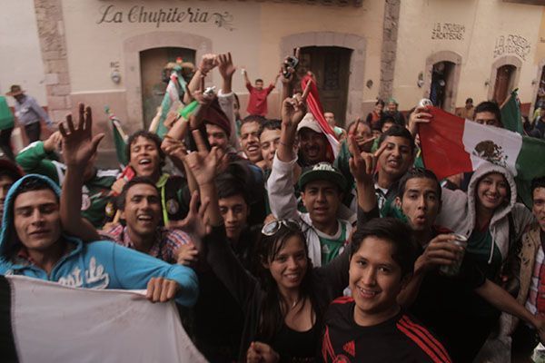 celebracion-partido-mexico-25
