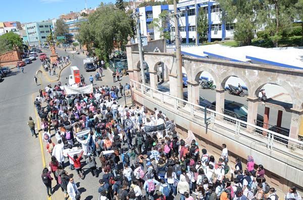 marcha-alumnos-uaz-3