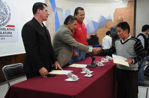 becas-regis-adame becas-regis-adame