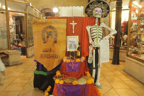 altares 16