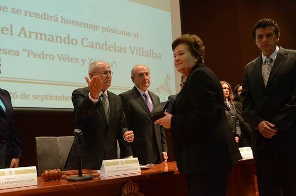 homenaje-postumo-5
