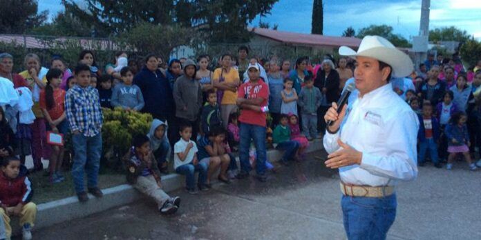 Benjamín Medrano pidió el voto a habitantes de Saín Alto Benjamín Medrano pidió el voto a habitantes de Saín Alto
