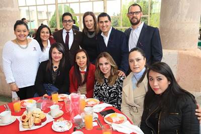 Festejan a mujeres del ayuntmiento Festejan a mujeres del ayuntmiento