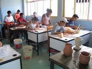 Los alumnos del taller de cerámica. Los alumnos del taller de cerámica.