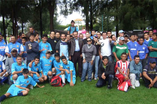 Fotografía oficial luego de la inauguración. Fotografía oficial luego de la inauguración.