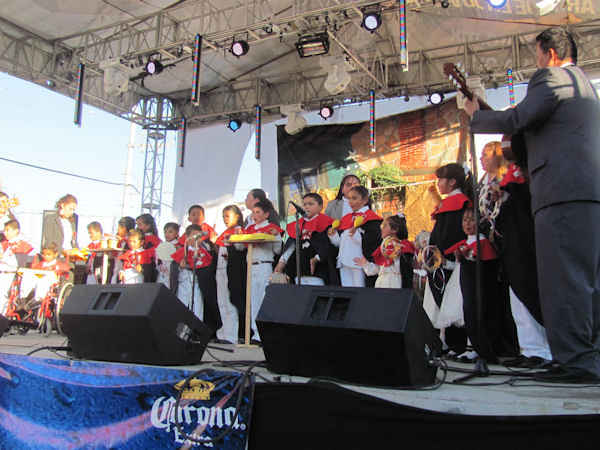 Cantaron temas navideños.