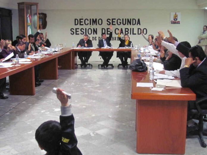 Autorizaron que el alcalde y la síndica gestonen la instalación de un periodo extraordinario en la legislatura. Autorizaron que el alcalde y la síndica gestonen la instalación de un periodo extraordinario en la legislatura.