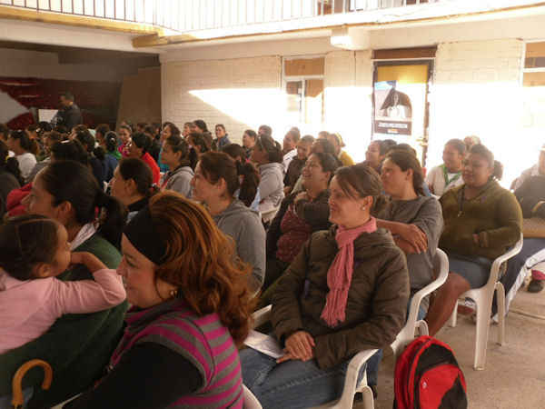 Alumnos de diverasas instituciones recibieron pláticas sobre violencia contra la mujer.