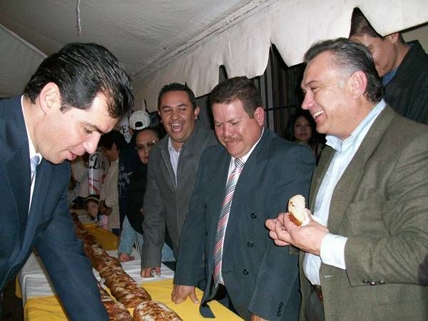 Rafael Flores partió la rosca Rafael Flores partió la rosca