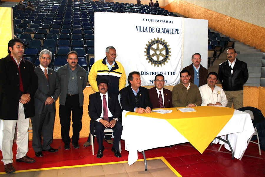 Acuerdan ofrecer lentes a bajos costos a guadalupenses de escasos recursos.
