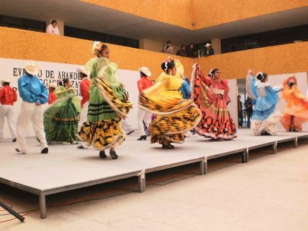 Dieron una muestra de su danza