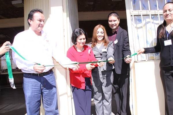 La presidenta del DIF cortó el listón inaugural
