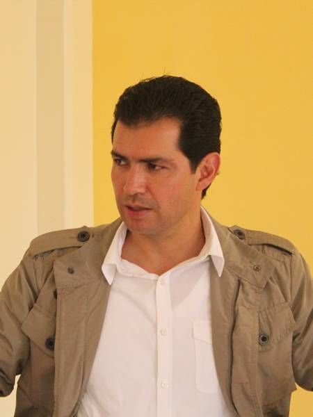rafael-flores-488