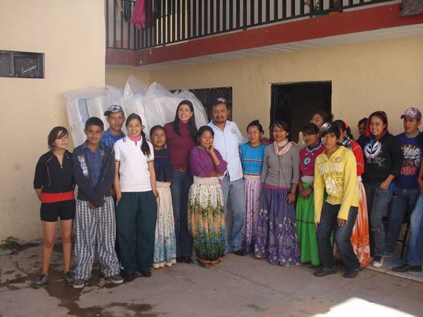 Alejandra Iturbe con los alumnos