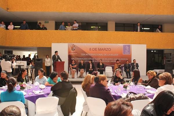 Fue celebrado el Día Internacional de Mujer en un evento en el que se congregaron todas las trabajadoras de la administración municipal de Guadalupe.