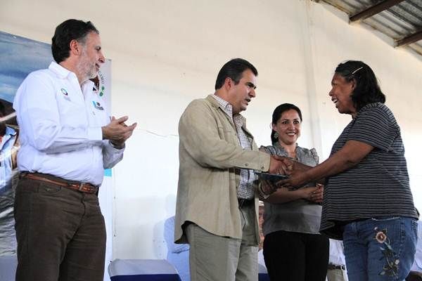 eduardo-lopez-apoyos-1