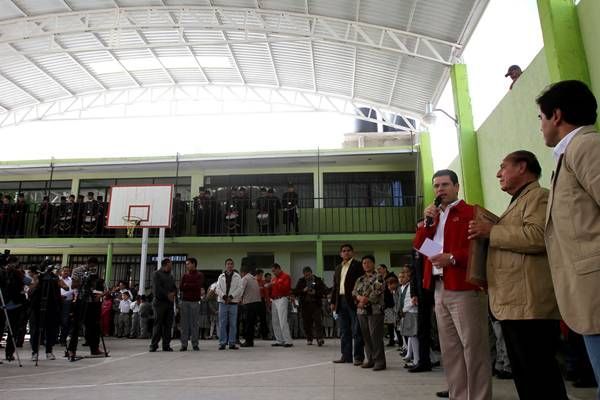 gobernador-rio-grande-escuela